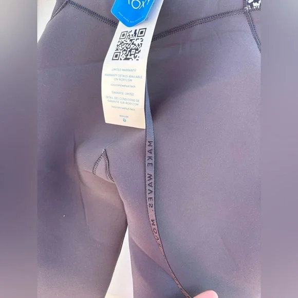 Roxy Black and Pink Patterned Sleeve - Picture 9 of 11